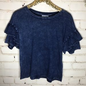 Universal Threads ruffle sleeve top. Size small.